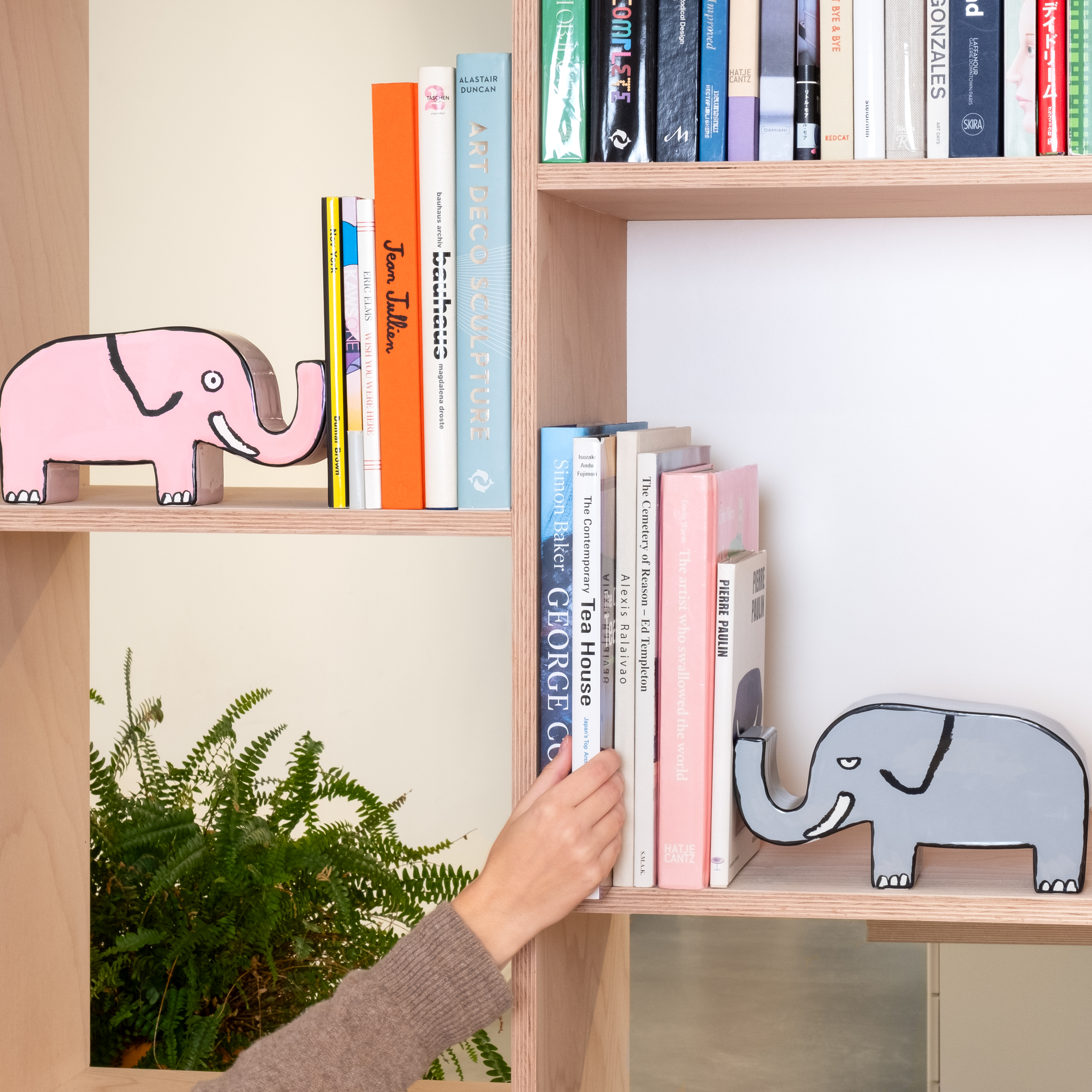 'L'ÉLÉPHANT' by Jean Jullien